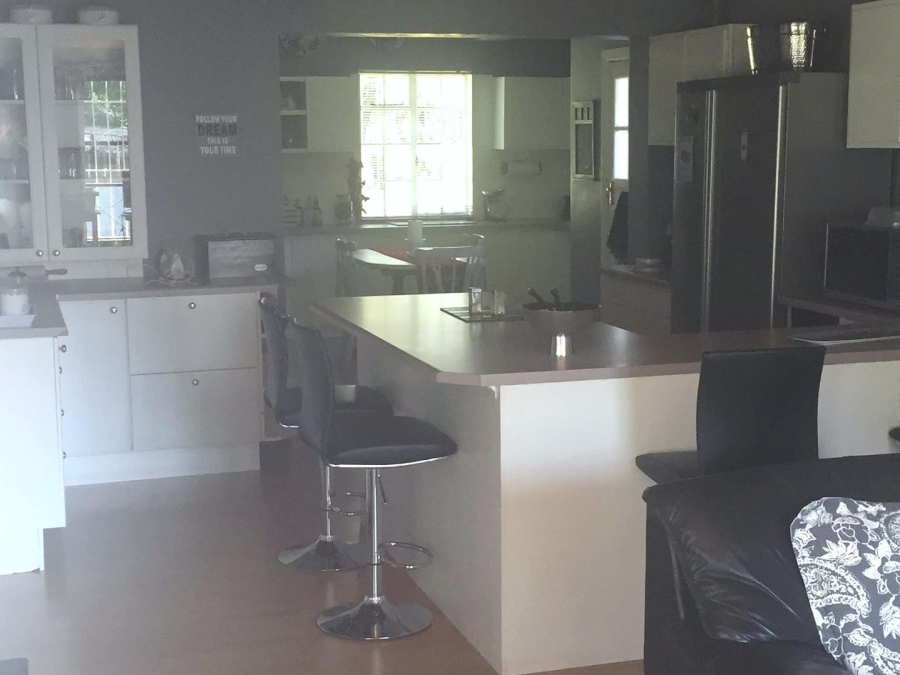 9 Bedroom Property for Sale in Hartbeespoort Rural North West